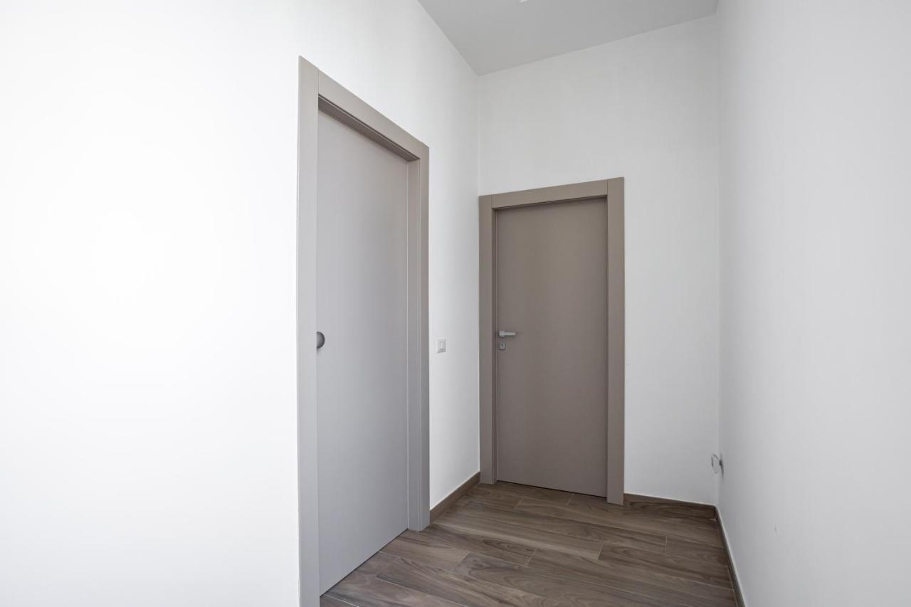 Appartamento Hostly - Tarsia 50-Beautiful Terrace On Napoli Esterno foto