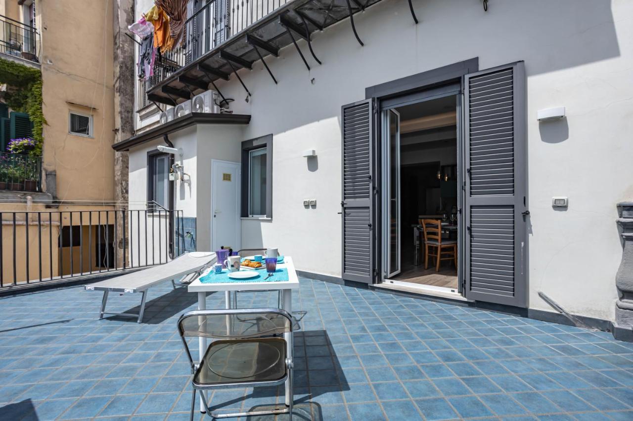 Appartamento Hostly - Tarsia 50-Beautiful Terrace On Napoli Esterno foto